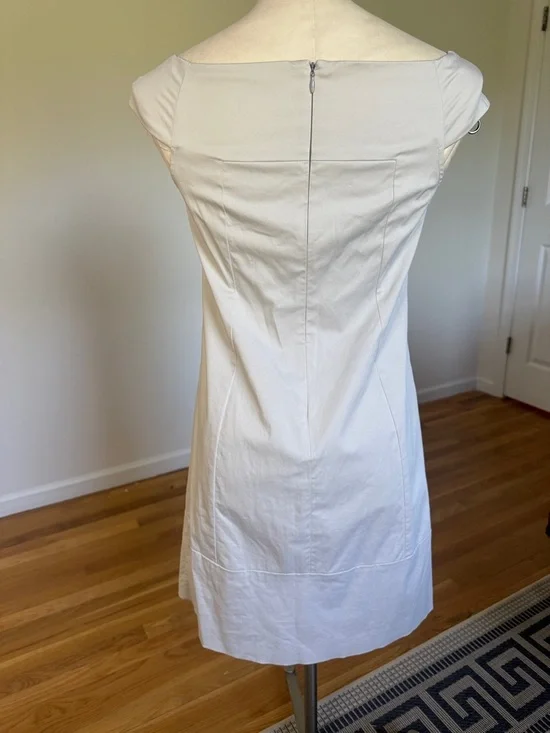 Theory Cap-Sleeve dress with 2 pockets and zipper on back - Picture 3 of 4